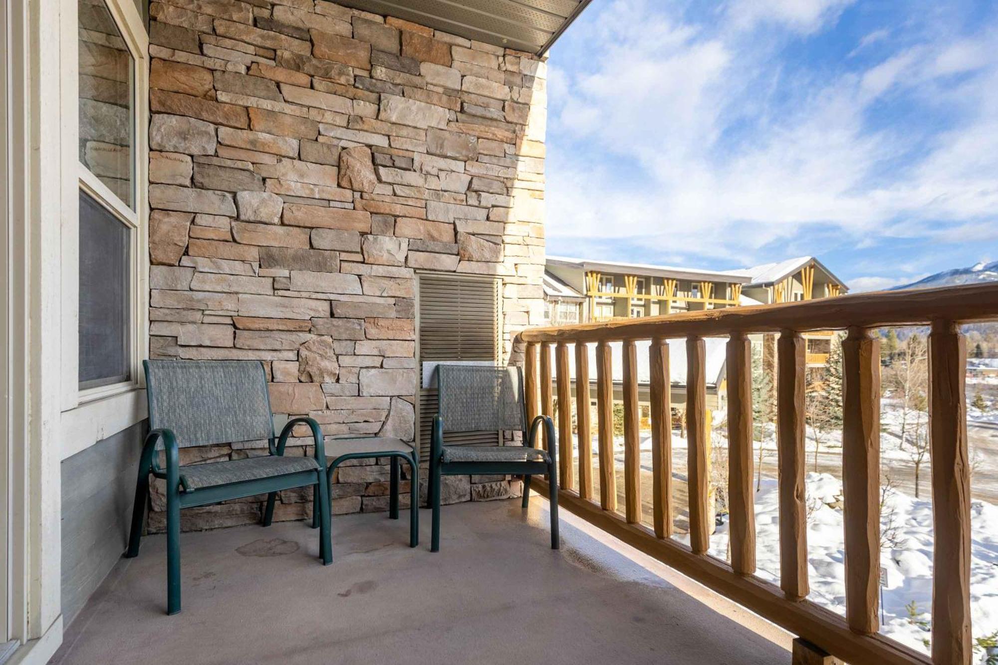 Silver Rock Condominiums By Fernie Central Reservations Exterior photo